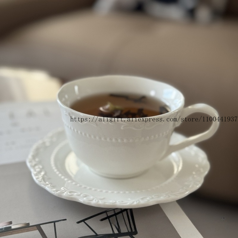 フレンチライト高級エンボス花柄コーヒーカップとプレートセット - Tea Coffee Pot Set のレビューと価格