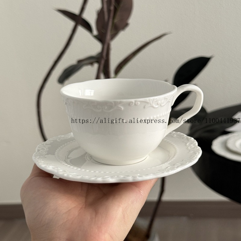 フレンチライト高級エンボス花柄コーヒーカップとプレートセット - Tea Coffee Pot Set のレビューと価格